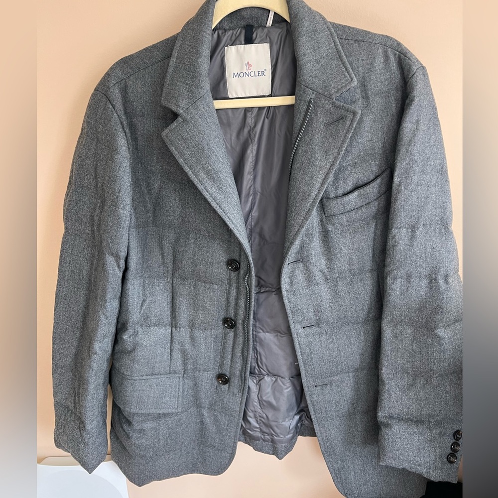 Moncler Rodin Jacket Puffer Coat
Giubbotto Grey